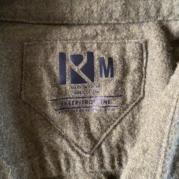 Routine green flannel - Picture 2 of 3